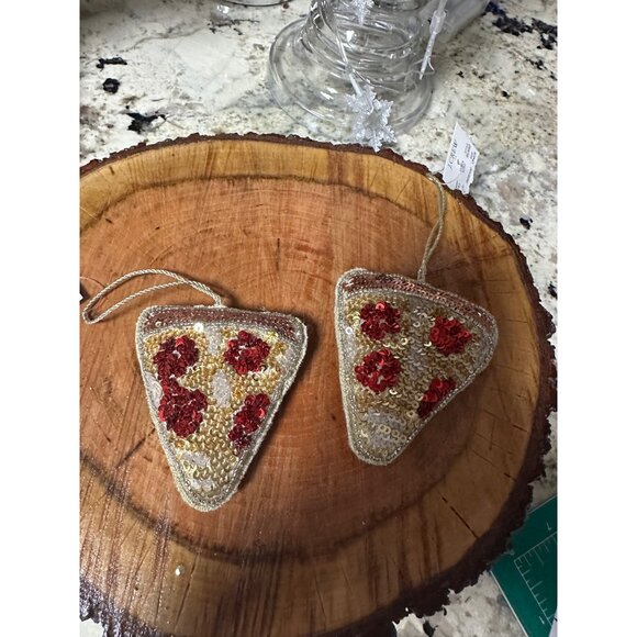 2 J.Crew Beaded Pizza Ornaments Sequins & Hanging Loop Embroidered logo Hoilday - Picture 10 of 12